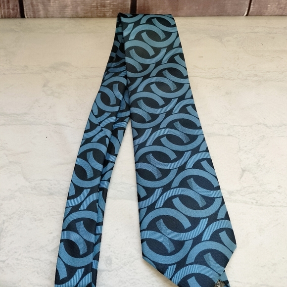Alexander Logan Tiemart Mens Necktie Tie Blue and Black Link Swirl Formal - Picture 4 of 11